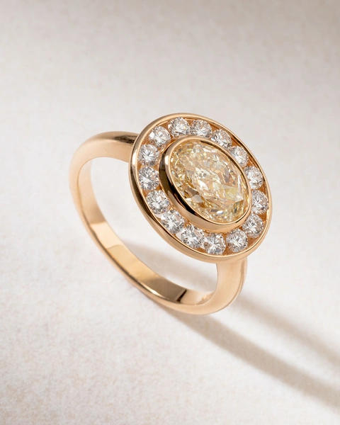 Ring in 18K Rose Gold with Fancy Yellow Diamond and Brillants