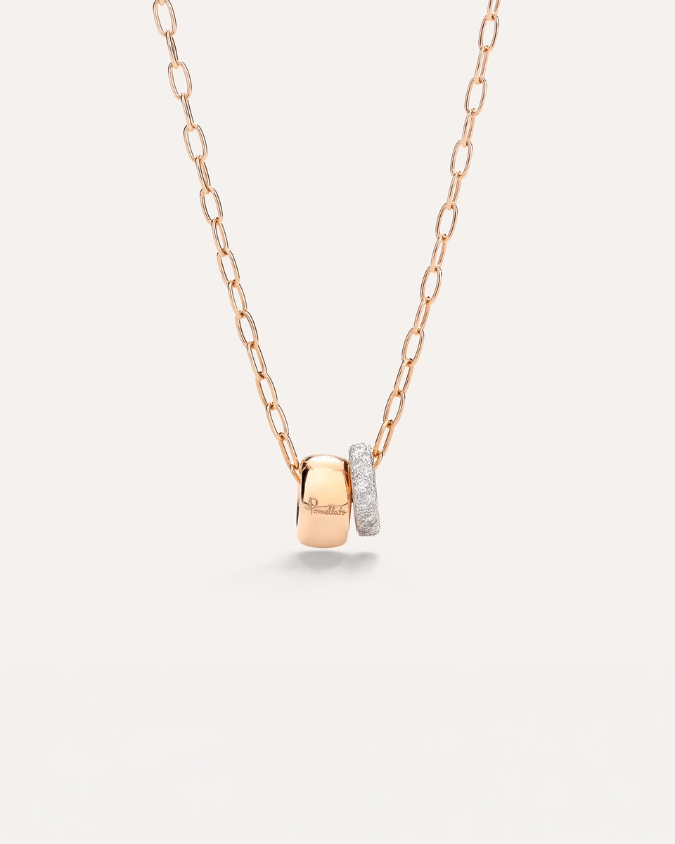 Iconica necklace with pendant in 18k rose gold with white diamonds