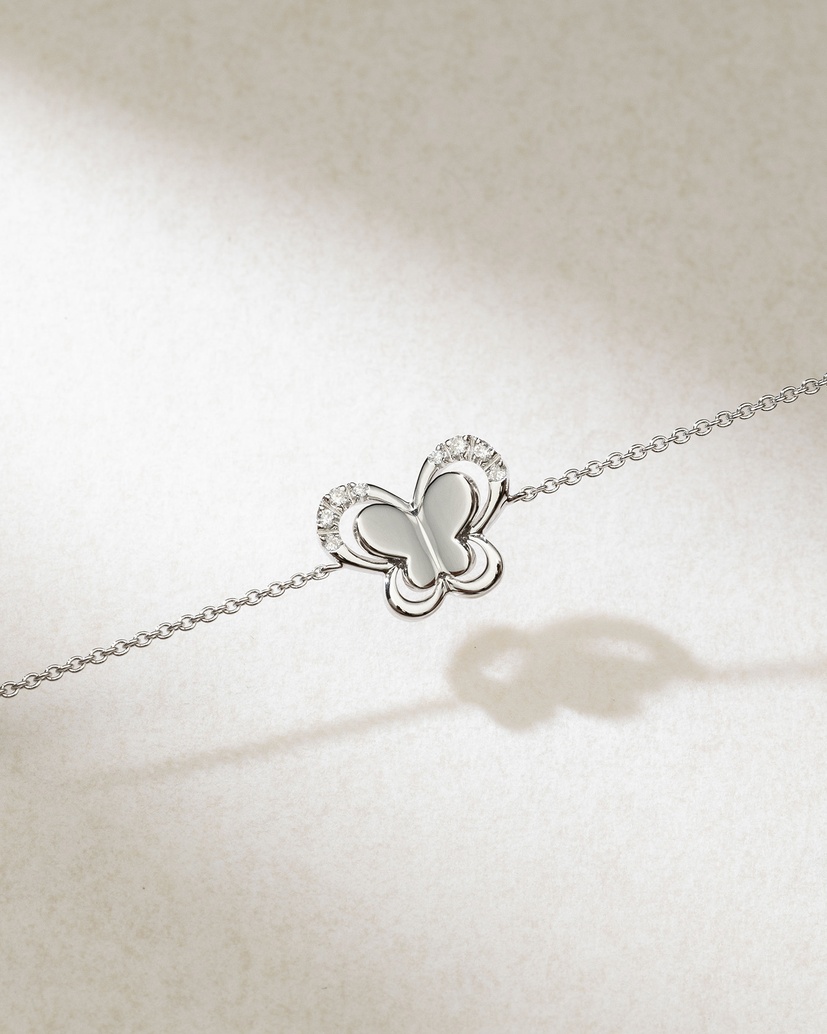 18 Karat White Gold Bracelet with Butterfly and Diamonds