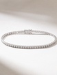 18K White Gold Tennis Bracelet with Twinkling Brilliant Diamonds