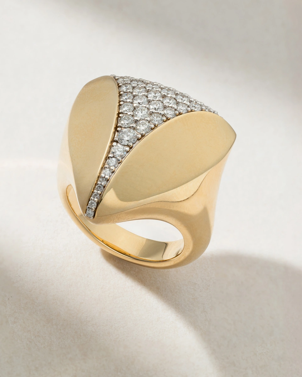 18K Yellow Gold Voluminous Ring with Diamonds