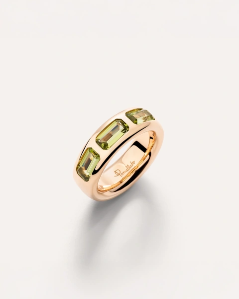 Iconica ring in 18k rose gold with 3 peridots