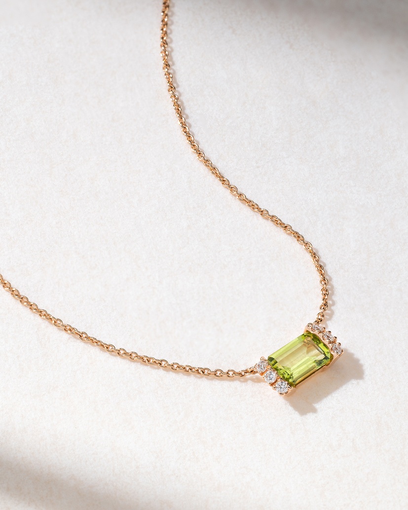 18K Rose Gold Peridot Necklace with Diamonds - Image 2