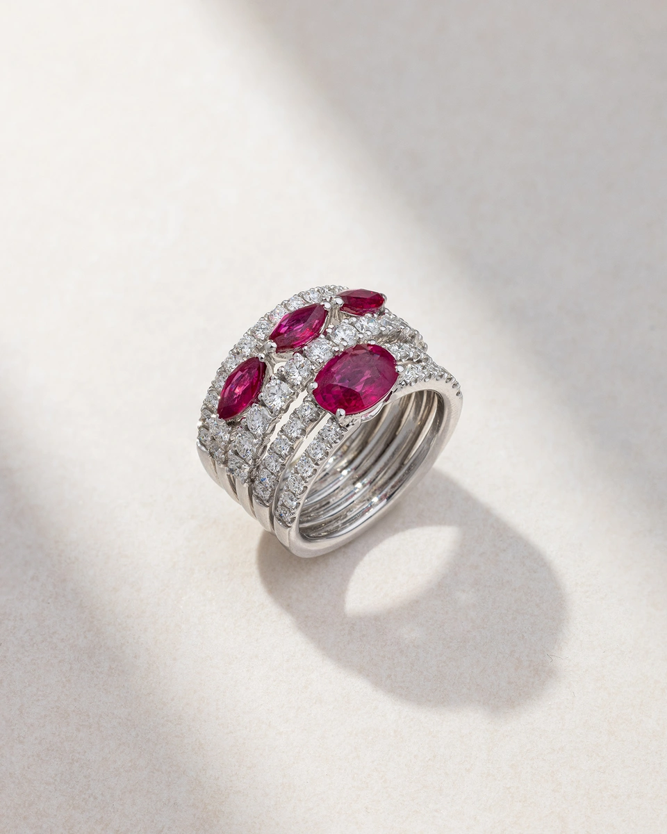 Ring in 18K White Gold with Diamonds and Rubies