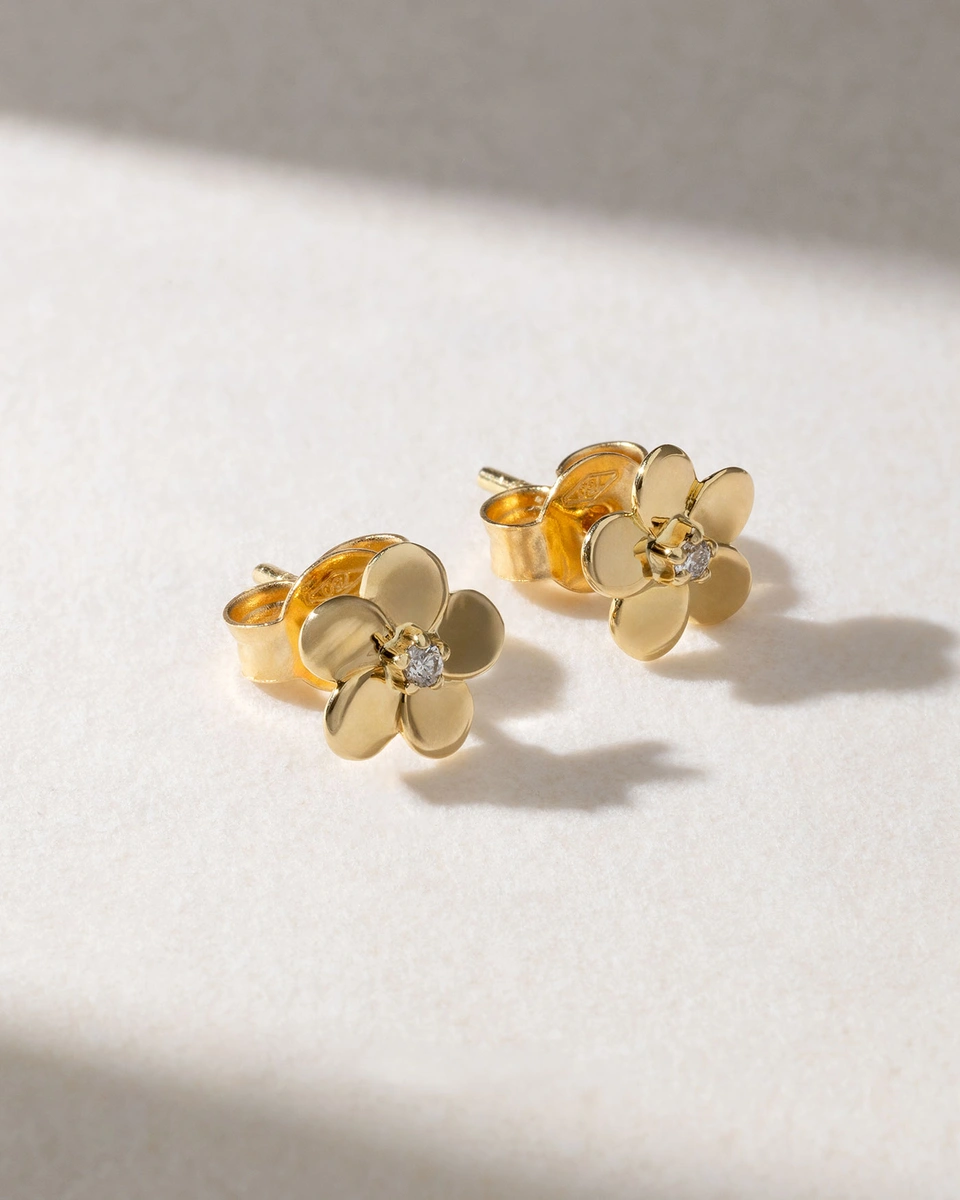 18K Yellow Gold Flower Earrings with Brilliant Diamonds