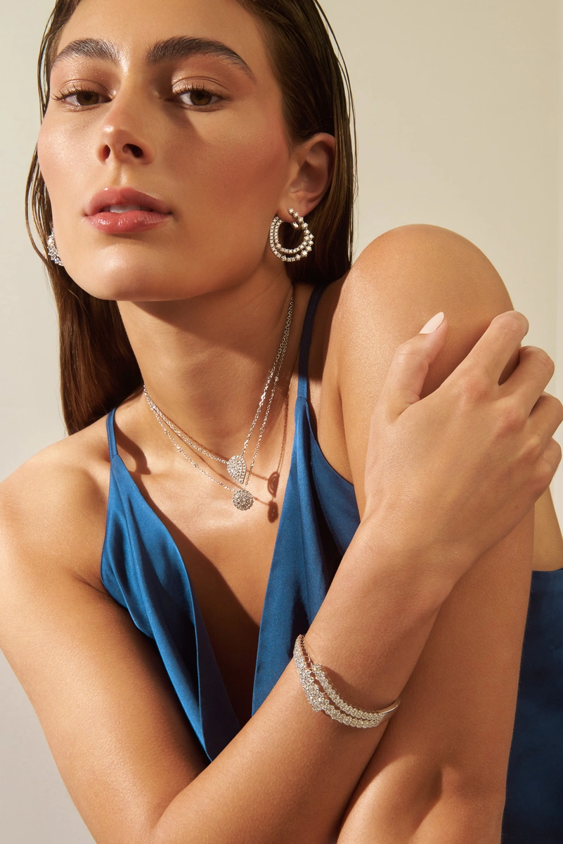 Κολιέ σε Λευκόχρυσο Κ18 με Πουάρ Διαμάντι και Μπριγιάν