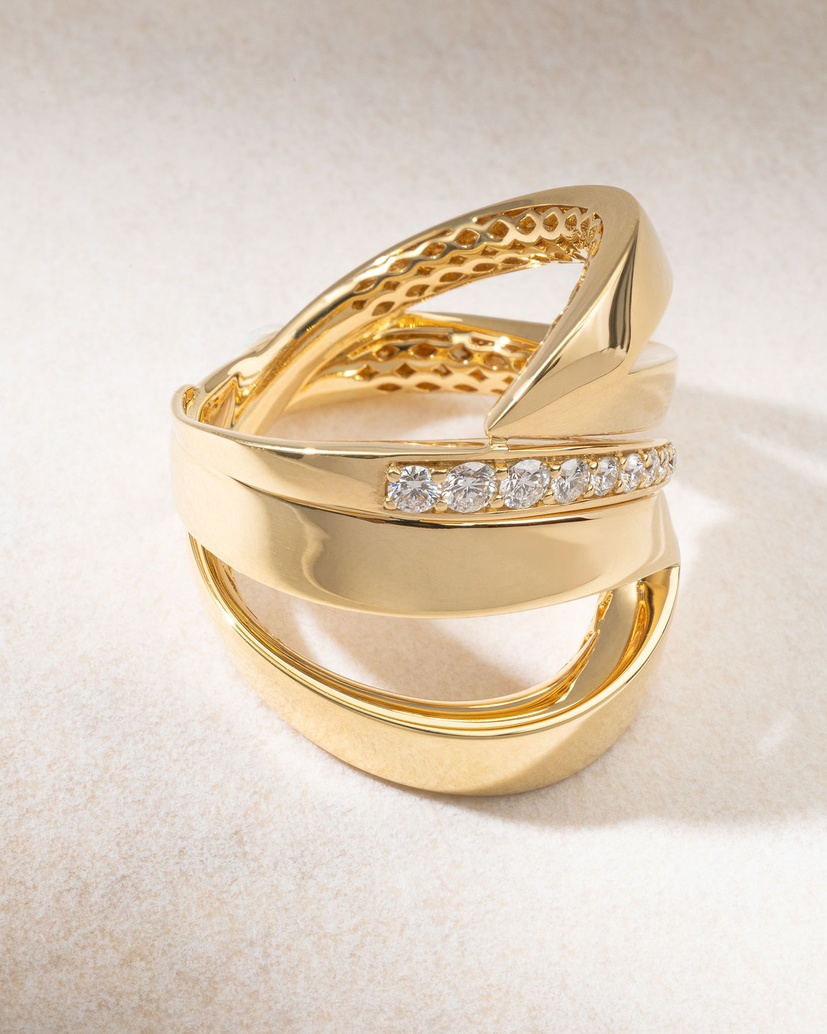 Striking 18K Yellow Gold Ring With Diamonds