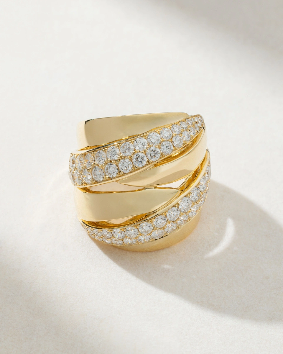 Big Woven Ring in 18K Yellow Gold with Diamonds