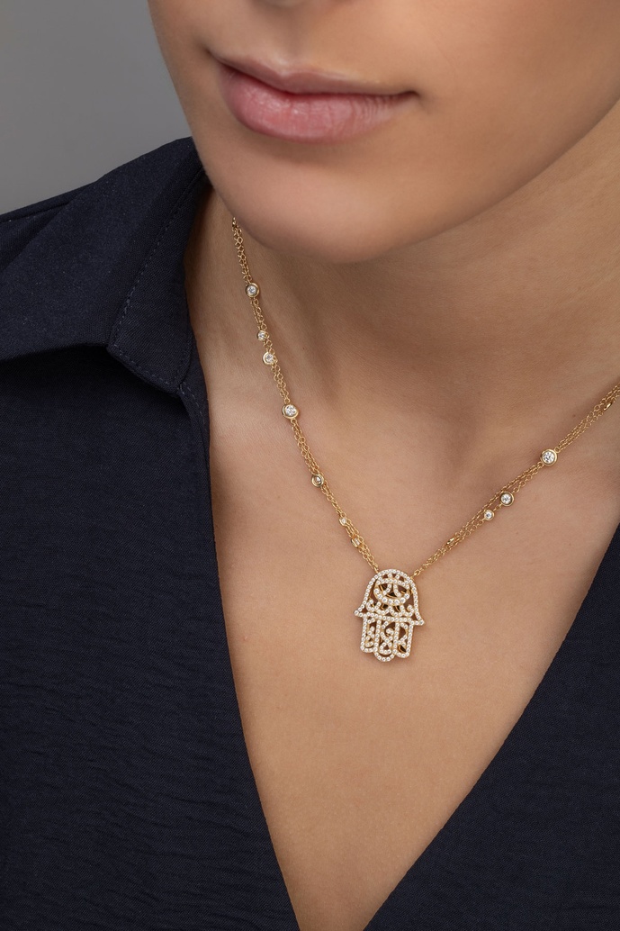 18K Yellow Gold Hamsa Hand with Diamonds