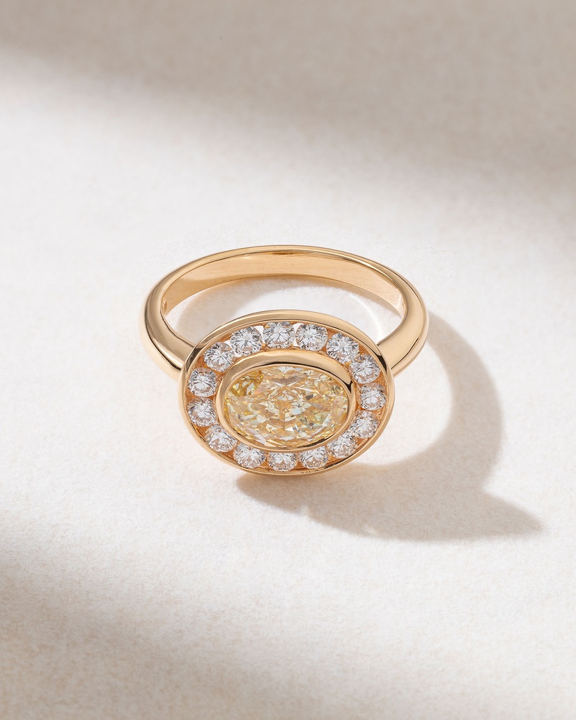 Ring in 18K Rose Gold with Fancy Yellow Diamond and Brillants