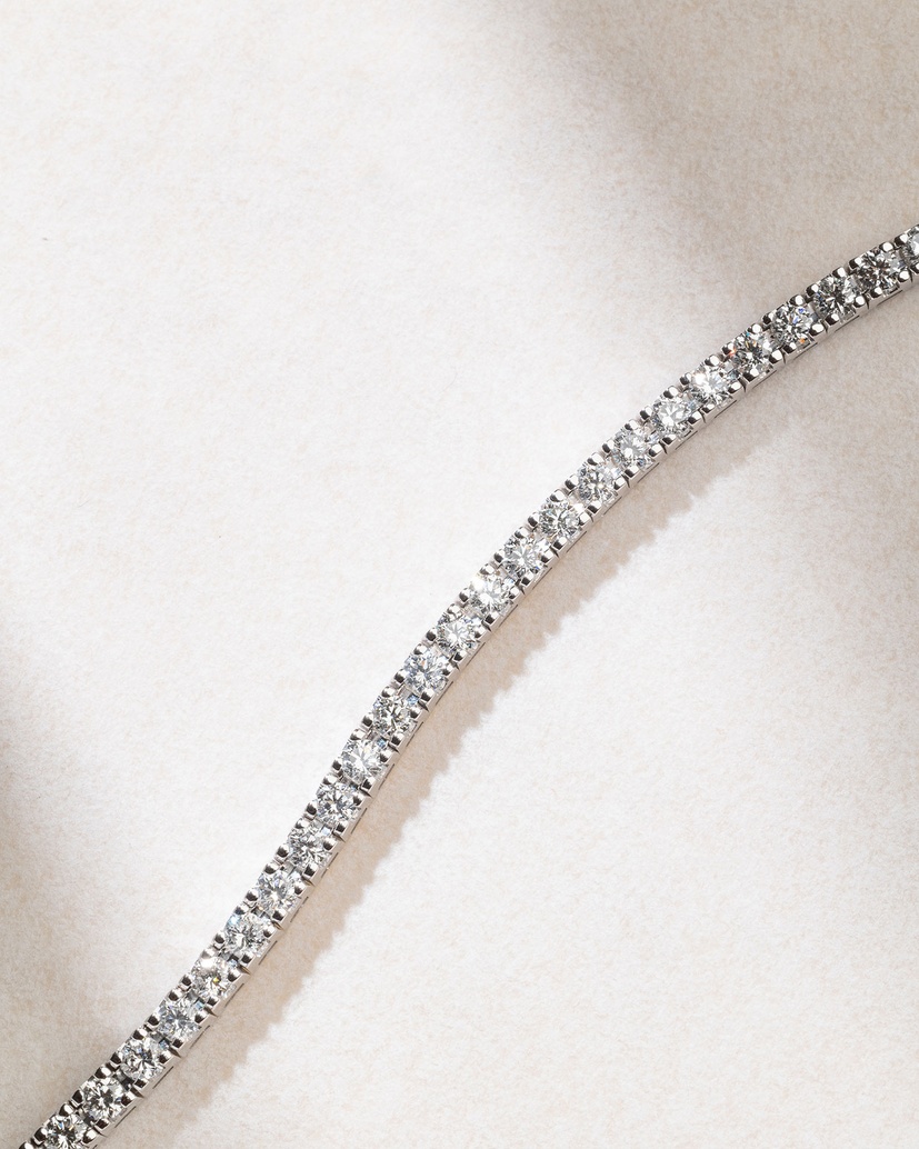 18K White Gold Tennis Bracelet with Premium Brilliant Cut Diamonds