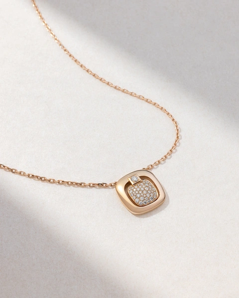 Necklace in 18K Rose Gold with Brilliant-Cut Diamonds