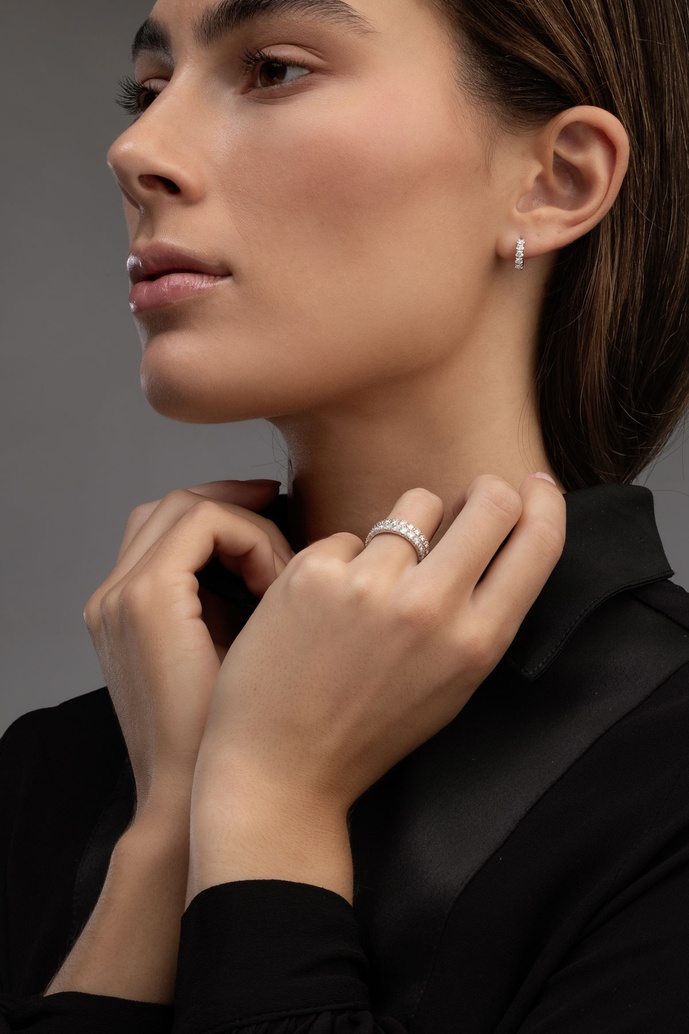 18K White Gold Ring with Brilliants